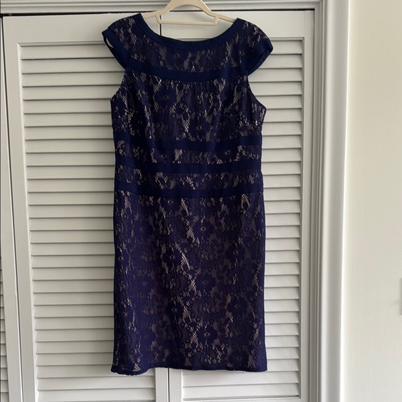 Elegant Navy Lace Dress - Picture 2 of 5